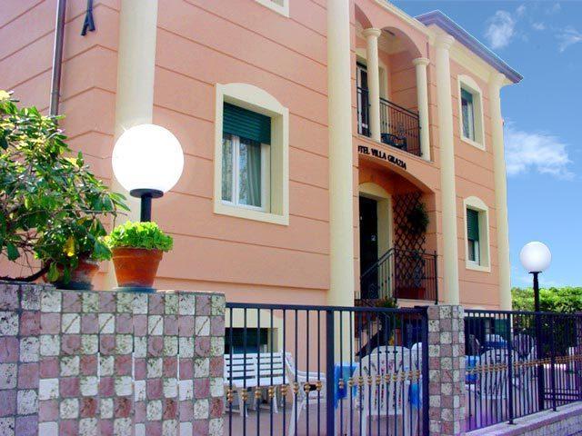 Hotel Villa Grazia 체제나티코 외부 사진